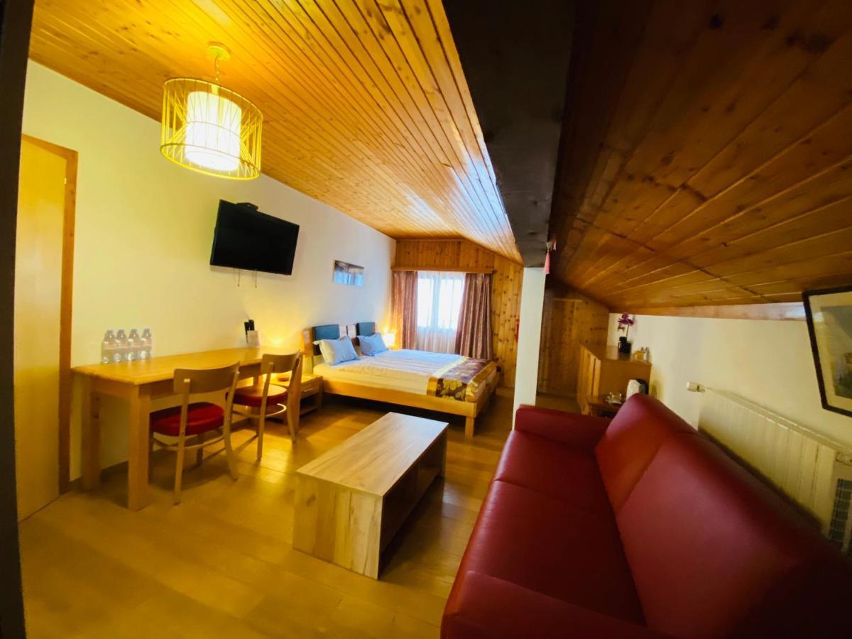 Qi-Lin Hotel Restaurant Ayer Eksteriør bilde